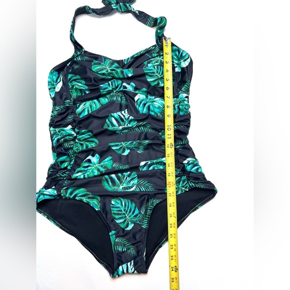 Yonique Plus swimsuit size 18W ruched halter neck tummy control tropical beach - Picture 4 of 11